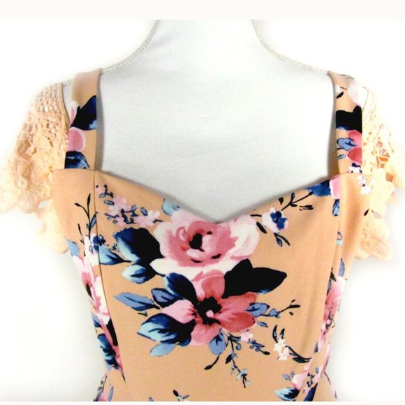 francesca's Dress Size M Multi Color Floral - Picture 2 of 5